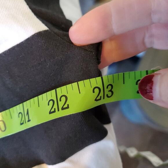 Forever 21 Black and White Striped Rubgy Shirt Men's Size Small NWT - Picture 3 of 7